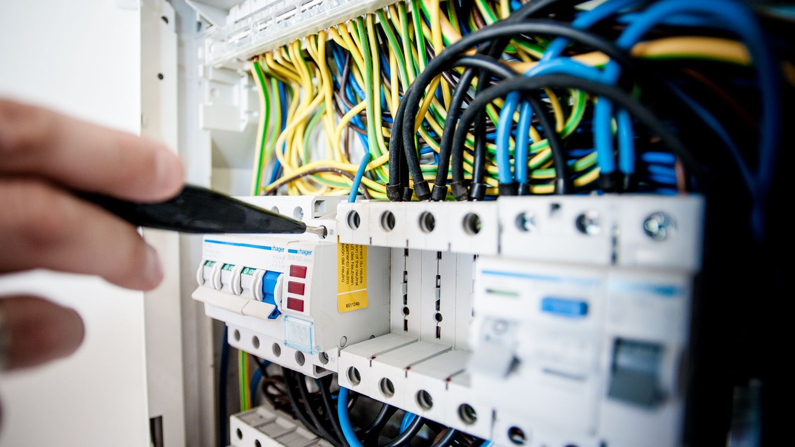 Elektroinštalacije in razdelilne omarice